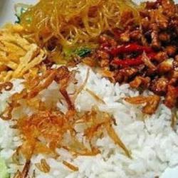 Nasi Kuning Teri Kacang Balado