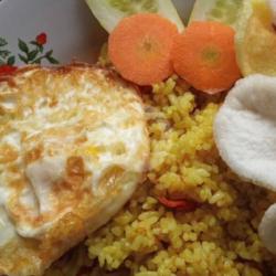 Nasi Goreng Kunyit Spesial Telor Ceplok/dadar