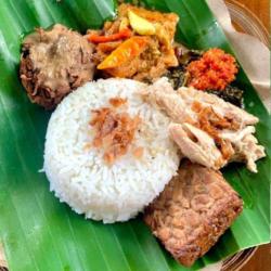 Gudeg Ayam Suwir