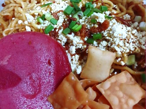 Mie Pedas (Judes BARBAR), Hulaan Menganti