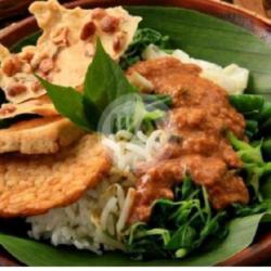 Nasi Pecel Spesial ( Telur Mata Sapi/ Telur Asin/pepes Tongkol)