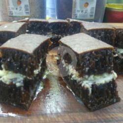 Blackforest Keju Pisang Coklat