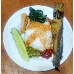 Nasi Ikan Lele