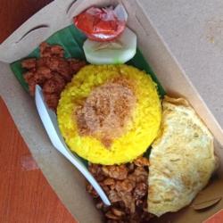 Nasi Kuning Dadar