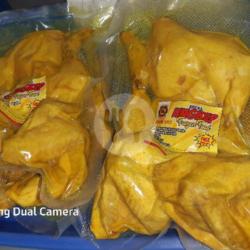 Ungkep Ayam Bumbu Kuning