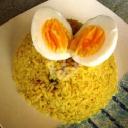 Nasi Kuning Plus Telor