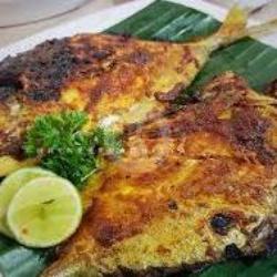 Ikan Bawal Laut Goreng