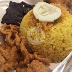 Nasi Kuning Kulit