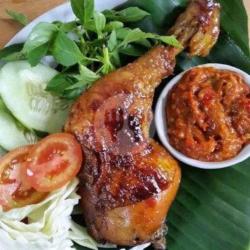 Ayam Bakar Tahu Tempe Lalapan Sambal