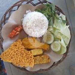 Nasi Paha Kremes   Tahu Tempe Sambal Bawang