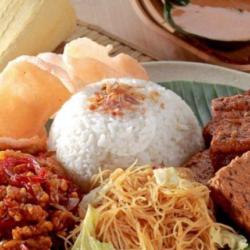 (buy2 Get1)nasi Uduk Komplit 2 (telor Sambal Balado)