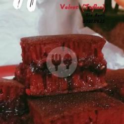 Pisang Coklat Redvelvet