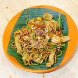 Mie Kuning Seafood Telur Bebek