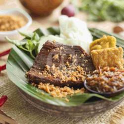 Nasi Uduk   Empal Bakar