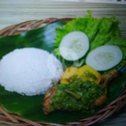 Nasi Putih Ayam Sambal Ijo