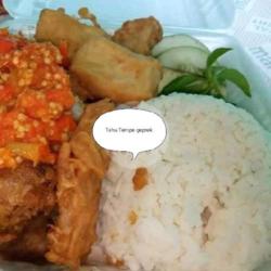 Nasi Tahu Tempe Geprek