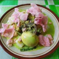 Ketupat Gulai Pakis  Telur