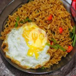 Mie Pedas Telur