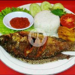 Ikan Mujaer Goreng Nasi