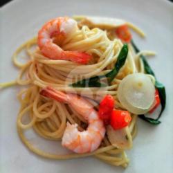 Spaghetti Aglio Olio Seafood