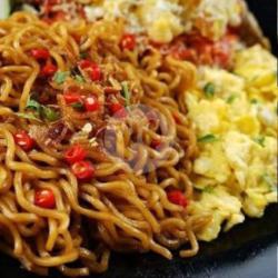 Mie Geprek Telor Acak