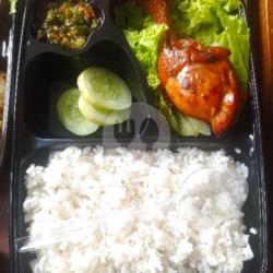 Nasi Bento Ayam Panggang