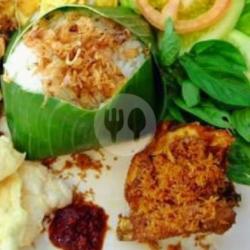 Nasi Uduk Ayam Sambal Kacang