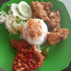 Ayam Penyet   Nasi   Tempe   Terong   Tahu   Lalap   Sambal Geprek   Kriuk