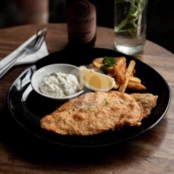 Classic Fish And Chips With Tartar Sauce