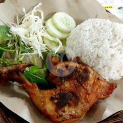 Ayam Bakar Dada / Paha   Nasi   Tahu / Tempe