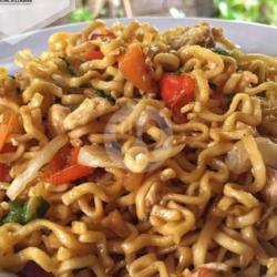 Mie Pangsit Goreng