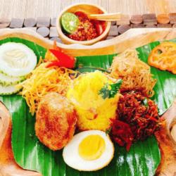 Nasi Kuning Sapi Suwir Extra Pedas