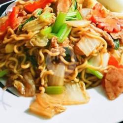 Mie Cap Cay Goreng