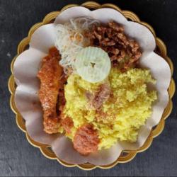 Nasi Kuning Ayam Bumbu Merah