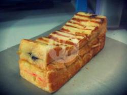 Roti Bakar Coklat- Strobery   Susu. .