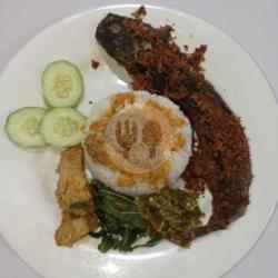 Nasi Lele Serundeng