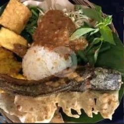 Nasi Pecel Lele Goreng