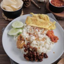 Nasi Uduk Bumbu Rendang  Telur Dadar