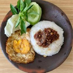 Nasi Penyetan Telur