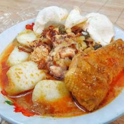 Lontong Sayur Ayam Goreng.