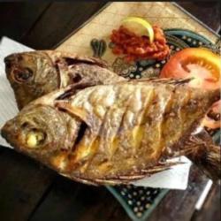 Ikan Goreng Baronang Sambel Lalapan