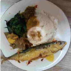 Nasi Padang Ikan Layang