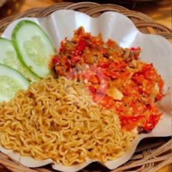 Mie Goreng Ayam Geprek Pedas Mantul