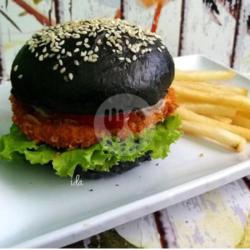 Black Chiken Burger   Kentang