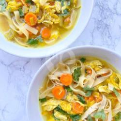 Noodle Chicken Turmeric Soup