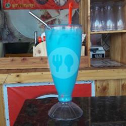 Vanilla Blue Milkshake