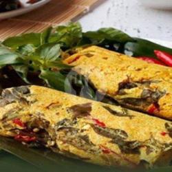 Pepes Telur Ikan Mas