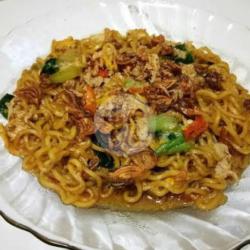 Mie Nyemek Goreng