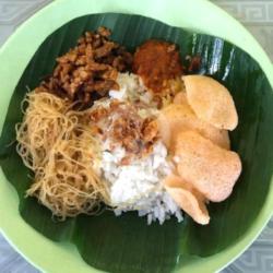 Nasi Uduk Orek Bihun