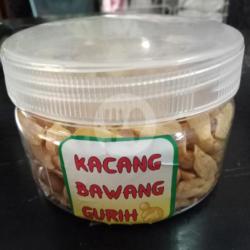 Kacang Bawang Gurih ( Topless Kecil )